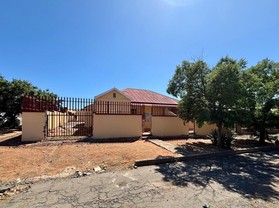 4 Bedroom Property for Sale in Beaconsfield Northern Cape